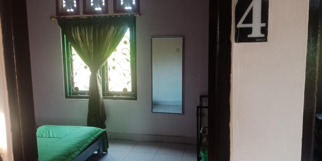 Ibu Ana Homestay Selemadeg Eksteriør bilde