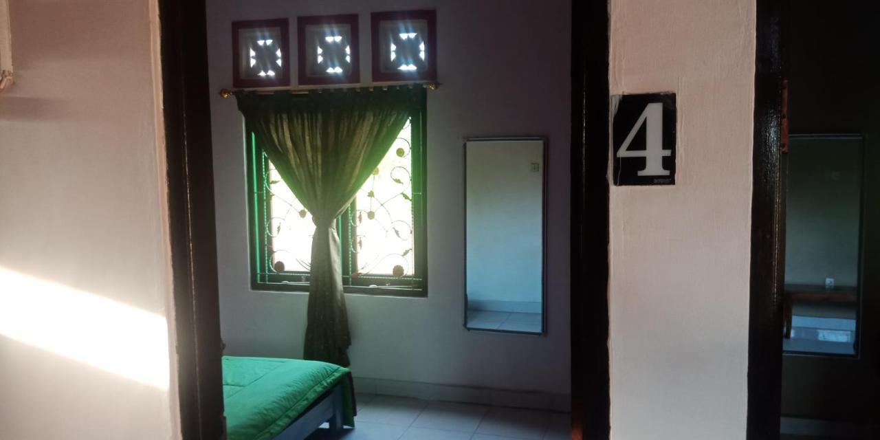 Ibu Ana Homestay Selemadeg Eksteriør bilde